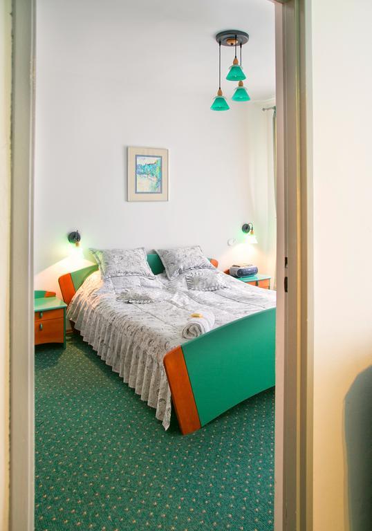 Hotel Monttis Sucha Beskidzka Eksteriør bilde